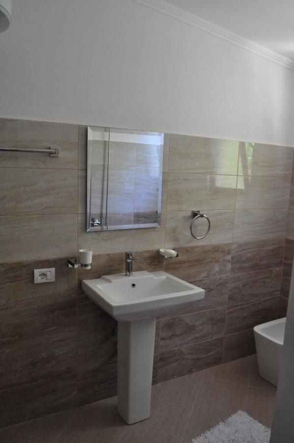 Timber Guest House Berat Luaran gambar