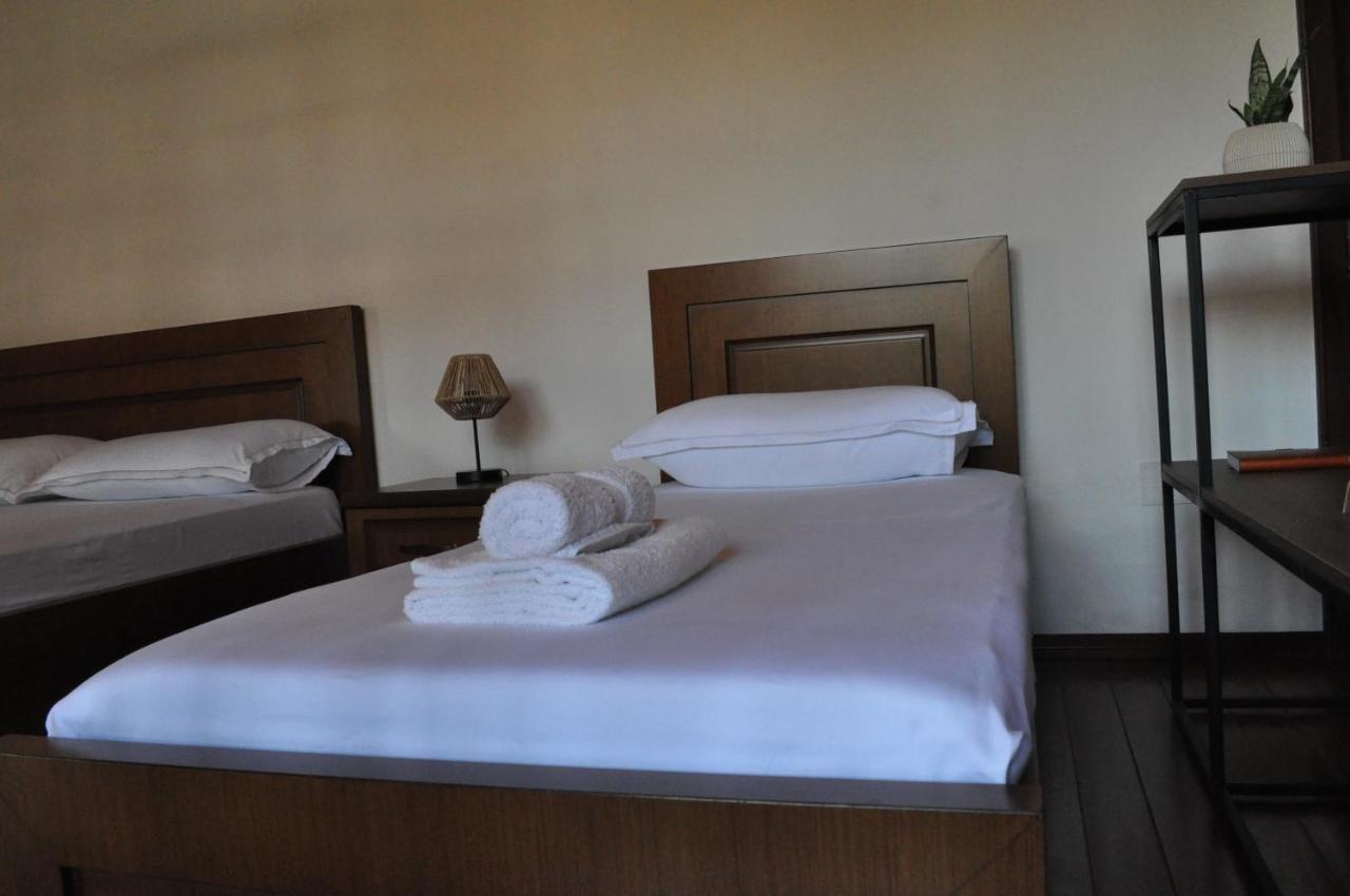 Timber Guest House Berat Luaran gambar