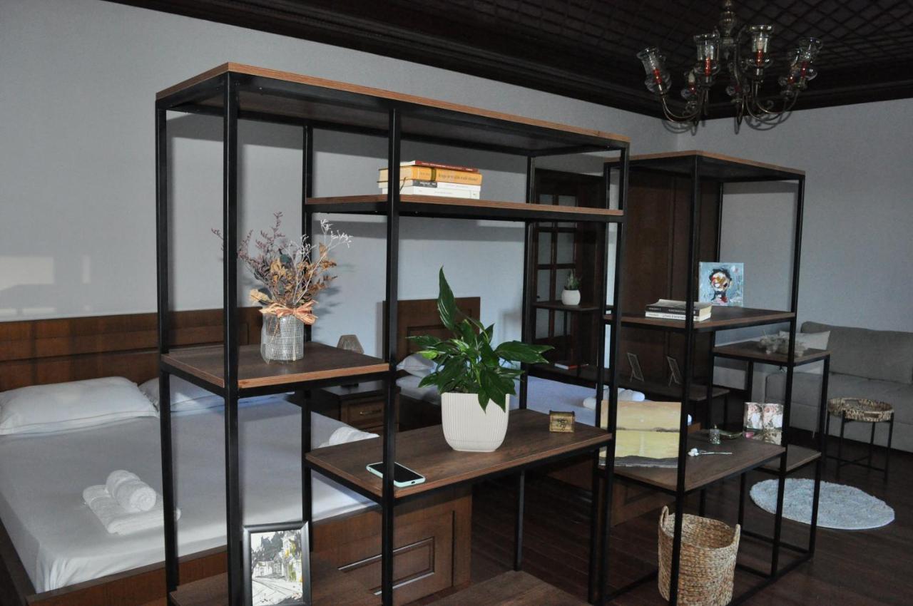 Timber Guest House Berat Luaran gambar